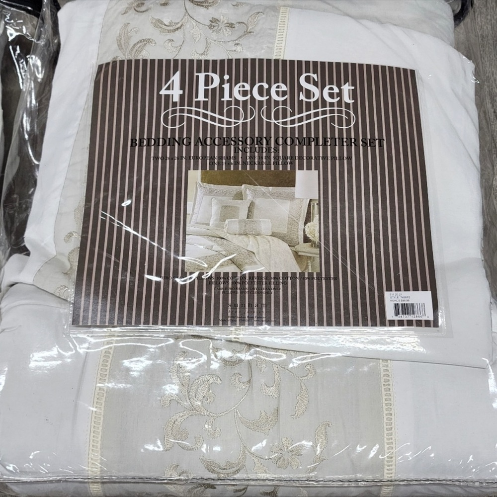 4 Pc Bedding Accessory Pillows & Sham
